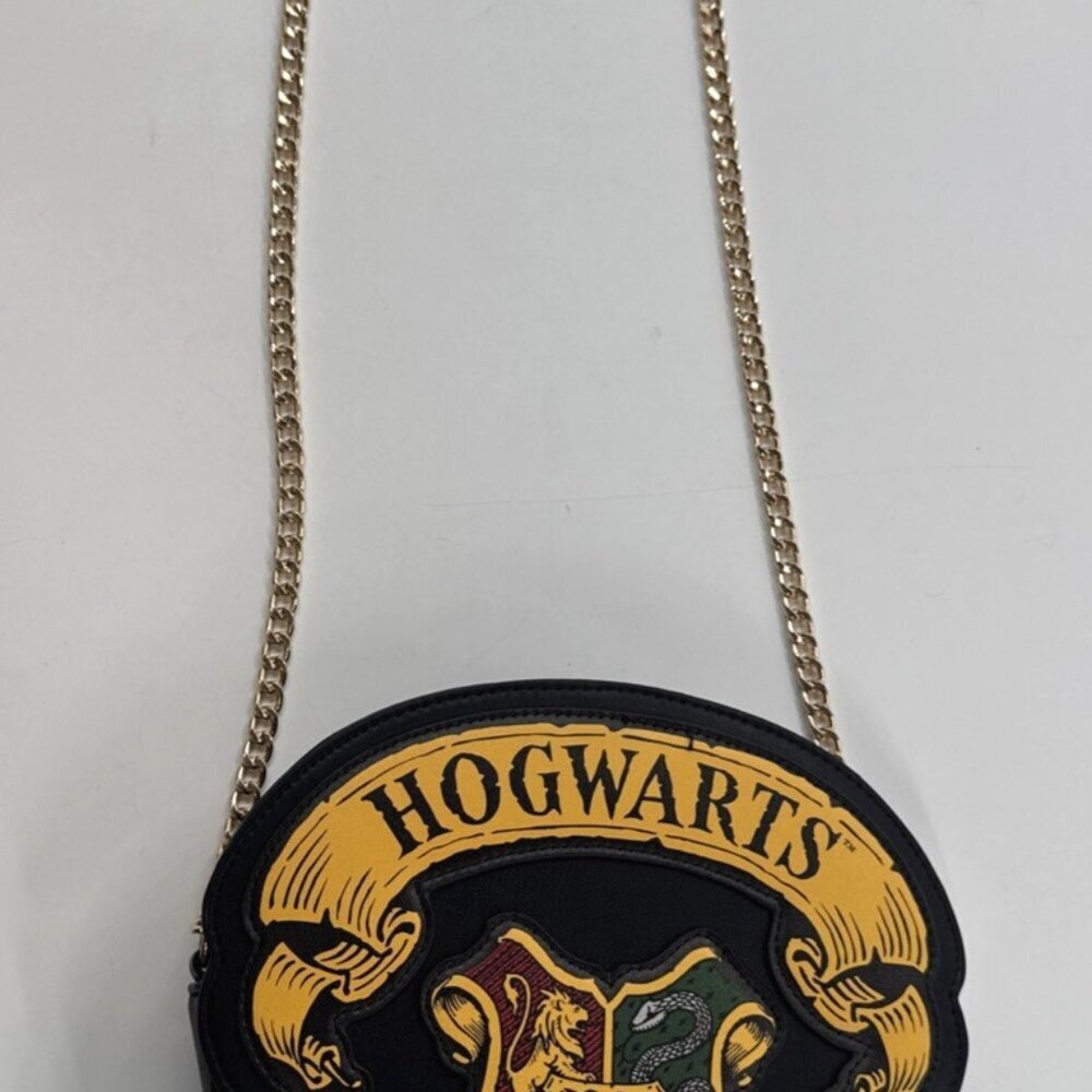 Harry Potter Hogwarts Crest Shoulder Bag Purse Faux Leather Gold Chain Pockets